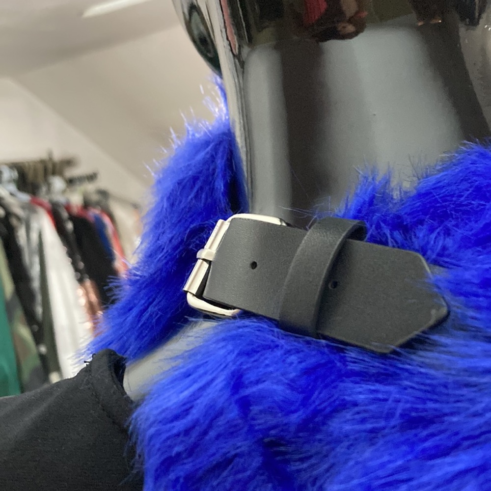 🔥New blue faux fur scarf🔥 - Picture 3 of 15